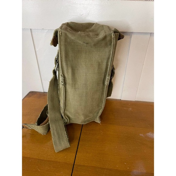 Antique World War military gas mask bag - Picture 2 of 12